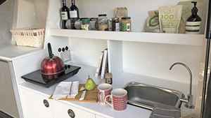 Gran oferta <span class=keywords><strong>2022</strong></span>, <span class=keywords><strong>Mini</strong></span> caravana, remolque de viaje en forma de lágrima, casa pequeña de aluminio para acampar al aire libre con capacidad para 4 personas - Product Image 6