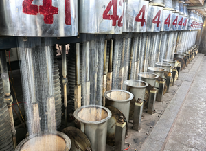 Serat Polyester Daur Ulang 100% Silikonisasi 7D 3D 1.5D 64mm untuk Pemintalan dan Isian Bantal Tekstil Rumah Tangga - Product Image 4