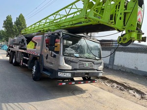 Camión Zoomlion Usado de 25 Toneladas con Grúa, Económico, Aprobado por la EPA para Trabajos de Construcción - Product Image 4