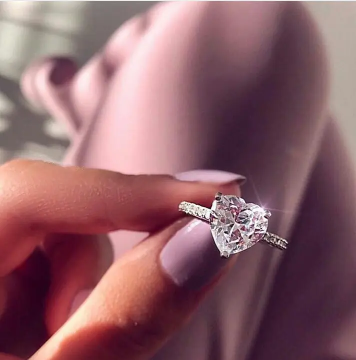 Bague de fiançailles de proposition de mariage en forme de coeur en zircon incrusté de mode européenne et américaine INS