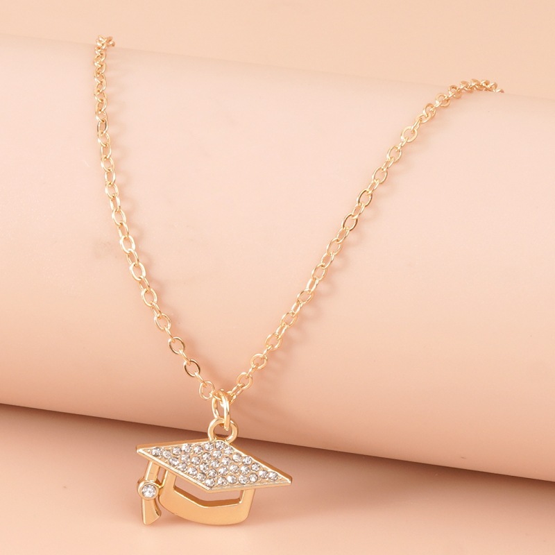 Classe di gioielli per collana di laurea catena a maglia placcata in oro laurea commemorativa cappello da scapolo collane con ciondolo regali di carta