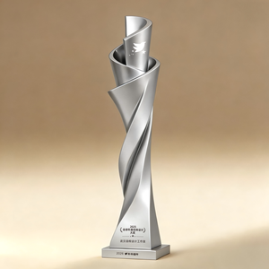 Trofeo <span class=keywords><strong>de</strong></span> Resina Chapado en Oro Personalizado, Trofeo <span class=keywords><strong>de</strong></span> Honor para Empleados Destacados, Trofeo <span class=keywords><strong>de</strong></span> Gloría Dorada Giratoria - Product Image 3