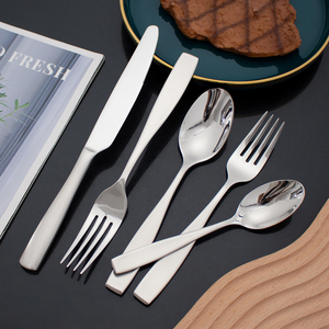 ชุดมีด้ามจับแบบด้านหนาทำจากสแตนเลสสตีลอุปกรณ์ทานอาหารสำหรับงานแต่งงานทำจาก18/10หัวขัดทรงสี่เหลี่ยม - Product Image 5