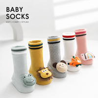 Chaussettes de sol pour bébé personnalisées, amusantes, avec motif de poupée en peluche cousue, pour la marche des tout-petits