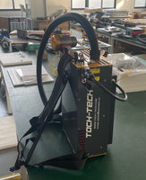 Laser à fibre pulsé alimenté par batterie au lithium 100w 200w 300w pour l'élimination de la rouille métallique et le nettoyage de l'huile du bois