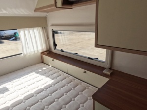 Nuevo Remolque de Viaje Ligero y Moderno de Aluminio con Doble Eje para Todas las Estaciones, Remolque de Campamento Todoterreno, Caravana con Baño - Product Image 6