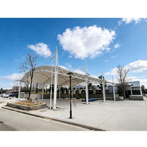 Auvent de toit extérieur élégant et minimaliste pour terrain de sport contemporain - Product Image 1