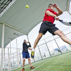 Enlio Super Panoramic <span class=keywords><strong>Padel</strong></span> Court con techo Venta mundial Equipo <span class=keywords><strong>de</strong></span> cancha <span class=keywords><strong>de</strong></span> Pádel Compre su propio techo <span class=keywords><strong>de</strong></span> cancha <span class=keywords><strong>de</strong></span> pádel - Product Image 6