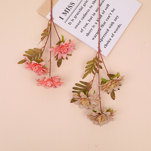 Composition florale artificielle de dahlias à trois têtes pour mariage, décoration douce, fleur en soie vintage européenne, décoration intérieure, art floral - Product Image 6