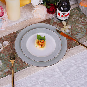 Jinying Ensemble <span class=keywords><strong>de</strong></span> vaisselle en céramique <span class=keywords><strong>de</strong></span> luxe Plats 4 pièces Ensemble <span class=keywords><strong>de</strong></span> <span class=keywords><strong>table</strong></span> à dîner ronde Assiette <span class=keywords><strong>de</strong></span> présentation Vaisselle à rebord vert or pour événement - Product Image 6