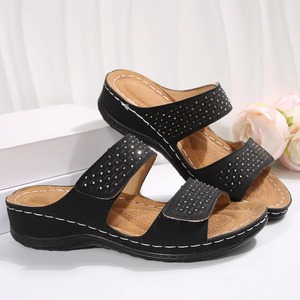 Pantuflas Estilo Tenis con Suela Gruesa y Plataforma, Diseño Multicolor, Ligeras y Adecuadas para Playas de Arena - Product Image 5