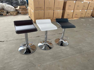 Taburete de Bar giratorio moderno en cuero negro Taburete de mostrador ajustable en altura Silla para comedor <span class=keywords><strong>y</strong></span> uso en el bar del hogar - Product Image 3