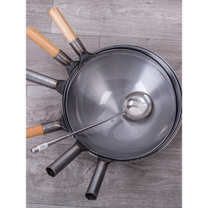 Wok Tradicional de Hierro con Mango de Madera de 32 cm, Engrosado para Estufa de Gas, Libre de PFOA, Solo Lavar a Mano - Product Image 3