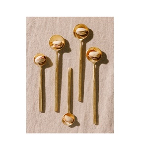 Juego de Cubiertos de color dorado de calidad estándar, el mejor juego de cuchara de latón pulido, cuchillo, tenedor, cuchara, mesa de Hotel de cinco estrellas, uso de diseño moderno - Product Image 4