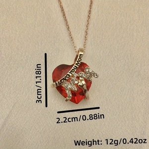 Elegante Collana con Ciondolo a Cuore in Lega Dorata Opaca e Strass Scintillanti - Incisione "Ti Amo Mamma", Perfetta per Compleanni - Product Image 5