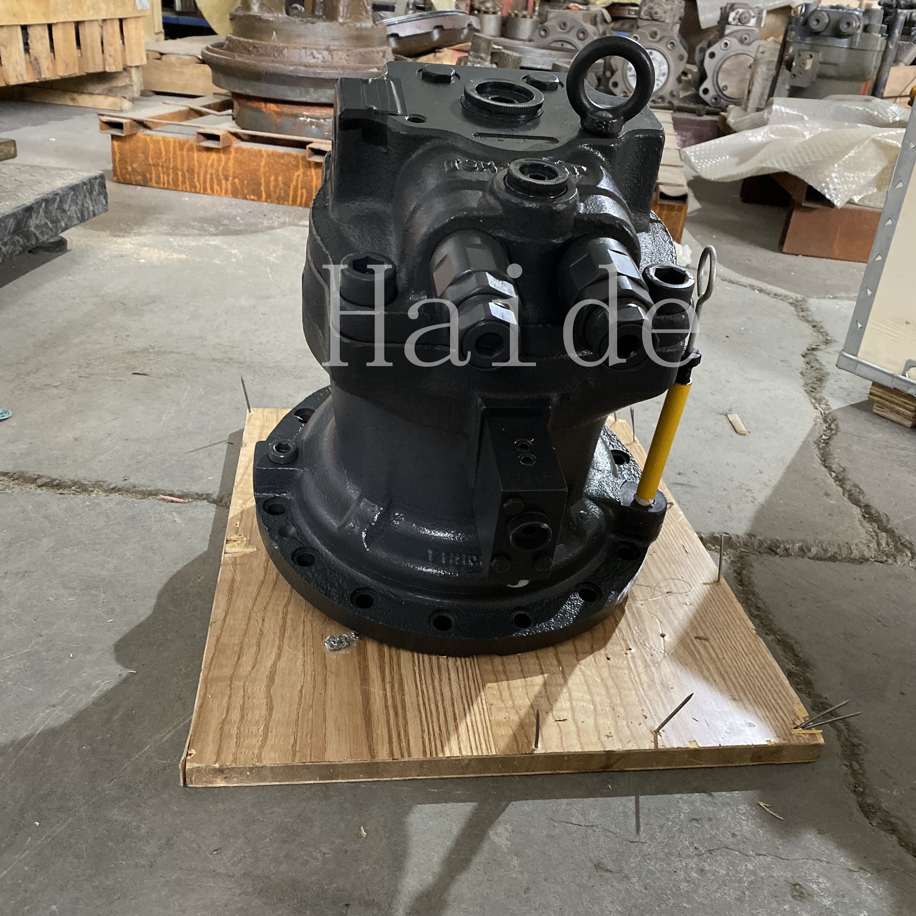 Doosan DX225 Swing Motor - Reliable Excavator Spare Part