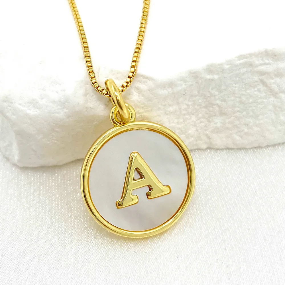 Colgante de letra de concha blanca para collares DIY inicial personalizada A Z 26 letras del alfabeto