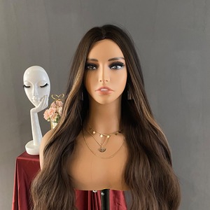 Hermosa cabeza de maniquí realista para mujer - Product Image 5