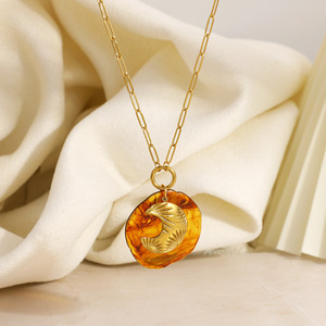 Collar de Acero Inoxidable con Colgante de Luna, Chapado en Oro de 18k, Cadena Casual en Capas, Joyería para Suéter - Product Image 3