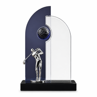 Trophée commémoratif de golf personnalisé en cristal, panneau bleu et transparent, figurine de golfeur argentée, récompense de hommage au club gravée, vente en gros d'usine