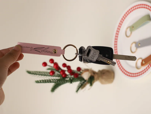Porte-clés en similicuir personnalisable avec logo, gravable au laser, en <span class=keywords><strong>cuir</strong></span> PU, design élégant et compact, pour voiture, vente en gros, cadeaux de fête, objets promotionnels - Product Image 3
