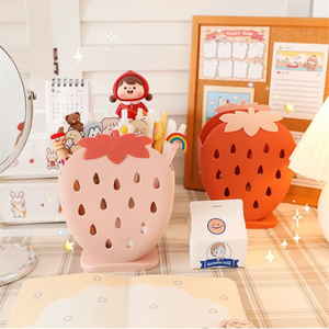 Des filles mignonnes et fraîches aiment les fournitures de papeterie d'étudiants boîte de rangement en forme de fraise porte-stylo brosse de maquillage sourcils crayon étagère - Product Image 4