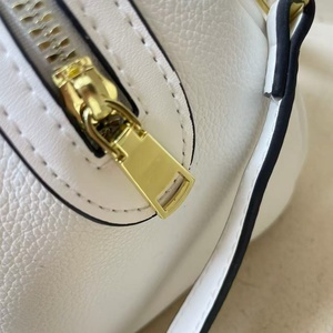 <span class=keywords><strong>Sacs</strong></span> à main de luxe pour femmes de créateurs, <span class=keywords><strong>sacs</strong></span> bandoulière, <span class=keywords><strong>sacs</strong></span> fourre-tout, <span class=keywords><strong>sacs</strong></span> messager en cuir avec logo cerise Co-ch - Product Image 6