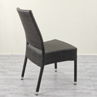 Chaise de salle à manger d'extérieur moderne et confortable en alliage d'aluminium empilable, résistante aux UV, imperméable, pour bistrot, café, restaurant, mobilier de patio
