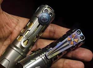 Boucles décoratives en titane RESIDENT EVIL NEO Umbrella pour chapeau, costume, lampe torche, couteaux pliants - Product Image 2