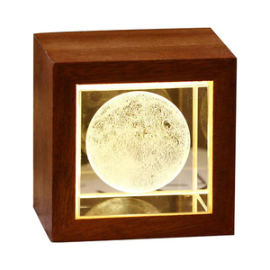 Chữa bệnh pha lê <span class=keywords><strong>Cube</strong></span> Laser khắc Hành Tinh Trái tim Galaxy Glass <span class=keywords><strong>Cube</strong></span> với gỗ Led khung cơ sở cho trẻ em món quà sinh nhật - Product Image 1