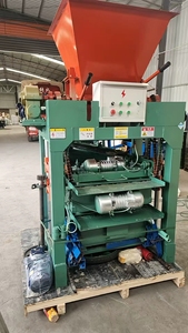 Máquina para Fabricar Bloques de Pavimento de Cemento con PLC y Operación Automática Hidráulica por Engranajes, Tolva para Fácil Mantenimiento - Product Image 3