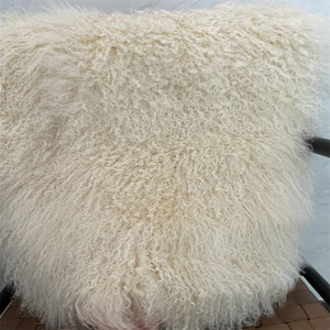 Coperta in Lana Mongola con Bellissimi Riccioli Colorati per Fotografia - Product Image 5