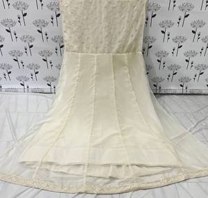 Robe Anarkali de créateur de qualité supérieure avec broderie et travail de séquence disponible au prix d'exportation - Product Image 3