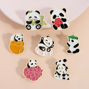 เข็มกลัดแฟชั่นรูปม้าแพนด้ายักษ์สไตล์จีน - Product Image 1