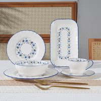 Service de vaisselle en porcelaine de luxe léger, style rétro, motif floral en relief, thème manoir romantique aux roses, style français médiéval et ancien