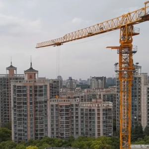 Grue à tour sans cabine d'occasion 2022 pour MC390-20 20t, longueur de flèche 75m, moteur et boîte de vitesses, équipement de construction haute efficacité - Product Image 1