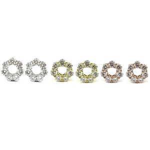 Boucles d'oreilles en forme de donut en or blanc plaqué or 18 carats avec diamants, idéales pour fiançailles, mariage et fêtes - Vente en gros - Product Image 4