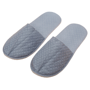 Chinelos Descartáveis Personalizados com Logo em Cinza, Antiderrapantes e Respiráveis para Spa, Quartos de Hotel e Viagens - Product Image 1