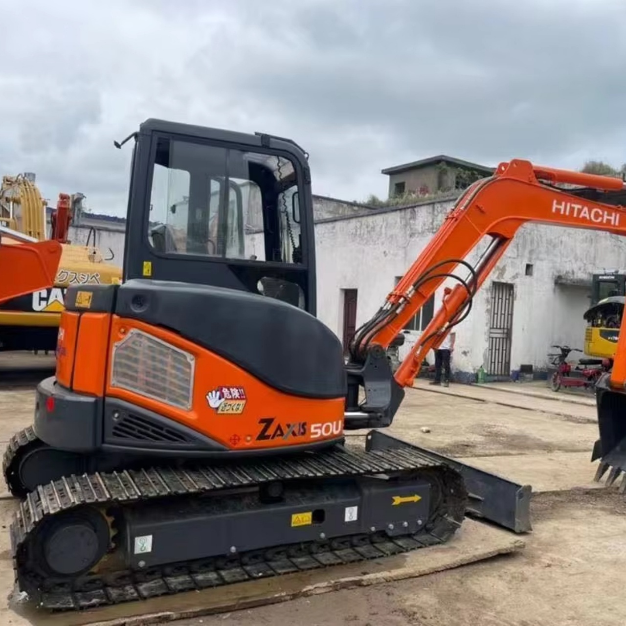 On Sale Hitachi ZX50U Affordable Mini Excavator | Alibaba.com