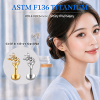 Anting-anting tusuk tulang rawan titanium ASTM F136 dengan batu CZ hitam, desain lengkung datar, warna emas dan perak, grosir perhiasan tindik.