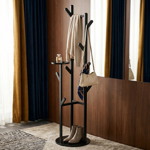Perchero minimalista de pie con estante para sala de estar, dormitorio u oficina. - Product Image 1