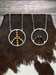 สร้อยคอเงินแท้ทำมือดีไซน์ใหม่ทันสมัยประดับพลอยแบล็คออนิกซ์รูปผึ้ง  MBR GEMS & JEWELRY สำหรับทุกเพศ เหมาะสำหรับวันครบรอบ สไตล์หรูหรา - Product Image 3