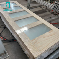 Volet persienne moderne en bois blanc, insonorisant, sur mesure, étanche, ouverture manuelle pour hôtel
