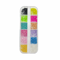 12 Grilles de Perles Mini Caviar Colorées pour Décorations d'Ongles 3D, Micro-Perles en Résine Mélangées, Accessoires de Manucure DIY