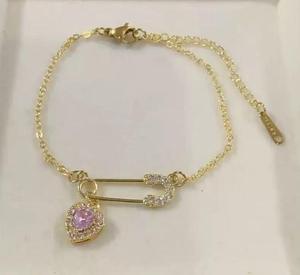 Bracelet de tennis pour femme 2026 avec pendentifs délicats en forme de cœur rose, zircon étincelant, tendance et élégant, avec breloque épingle de sûreté - Product Image 4