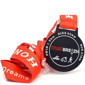 Medalla Premium PPUM Care Run <span class=keywords><strong>de</strong></span> la Universidad <span class=keywords><strong>de</strong></span> Malasia 'Run for Life' con diseño hueco - Medalla con acabado niquelado antiguo - Product Image 2