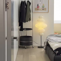Lámparas de Pie LED Modernas para Sala de Estar y Dormitorio, Base de Hierro con Cristal Único, Pantalla Roja, Diseño Contemporáneo, Base E27, Control con Interruptor de Pie