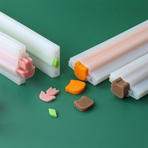 Tulipe Fleur Feuille Savon Tube Moule Silicone Poisson Rouge Abeilles Moules pour Savon Embeds Festival <span class=keywords><strong>Arbre</strong></span> De Noël Flocon De Neige Cire De Soja Fondre Fournitures - Product Image 2