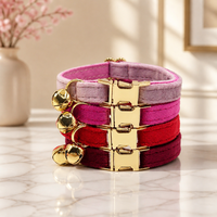 Collier pour chat en velours personnalisé avec clochette, gravure laser personnalisée, anneau de cou réglable pour chaton, collier doux pour animaux de compagnie, vente en gros