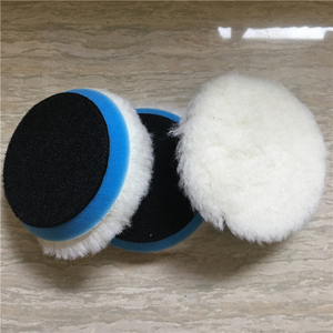 Tampon de polissage en laine d'agneau pour voiture - Product Image 1